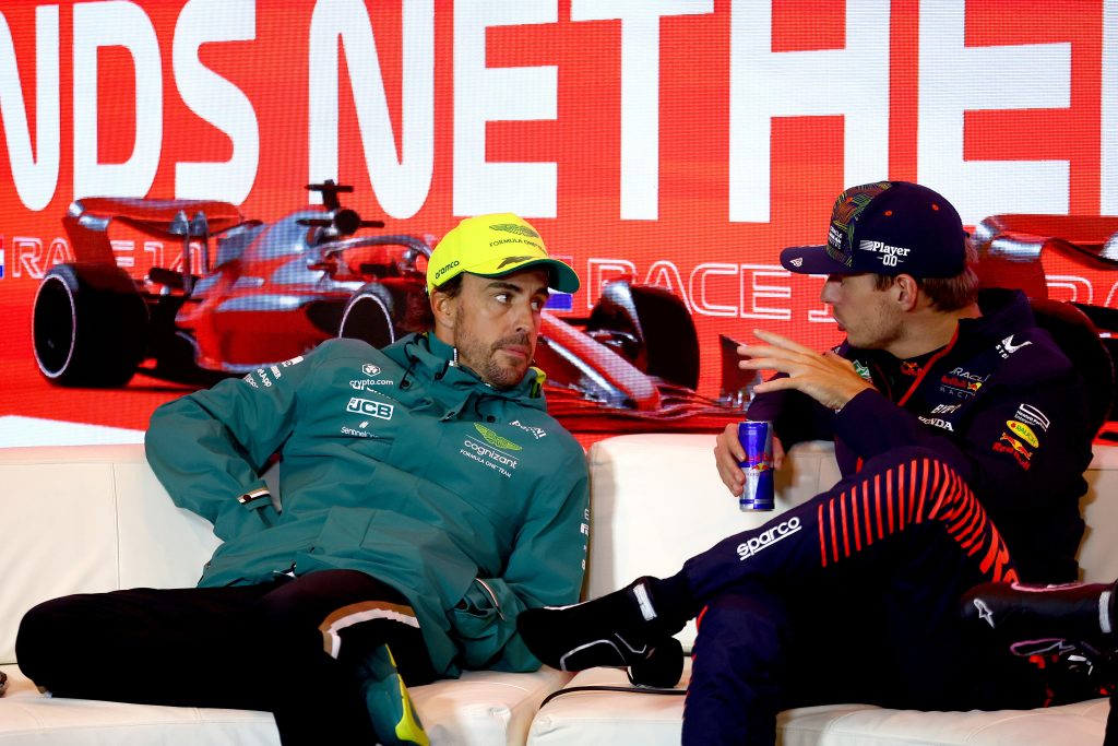 Фернандо Алонсо побоялся стать напарником Макса Ферстаппена в Red Bull? Фернандо Алонсо побоялся стать напарником Макса Ферстаппена в Red Bull?
