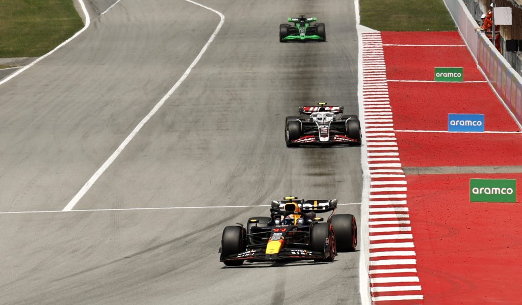 «Катастрофа для Red Bull Racing». Хилл раскритиковал Переса