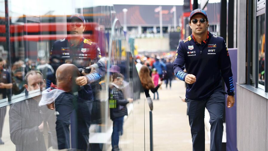 Экс-пилот RBR: Серхио Перес не достоин места в Red Bull