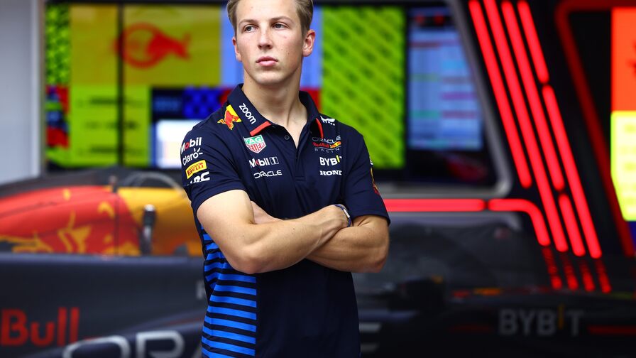 Источник: Лиам Лоусон не впечатлил Red Bull во время тестов RB20