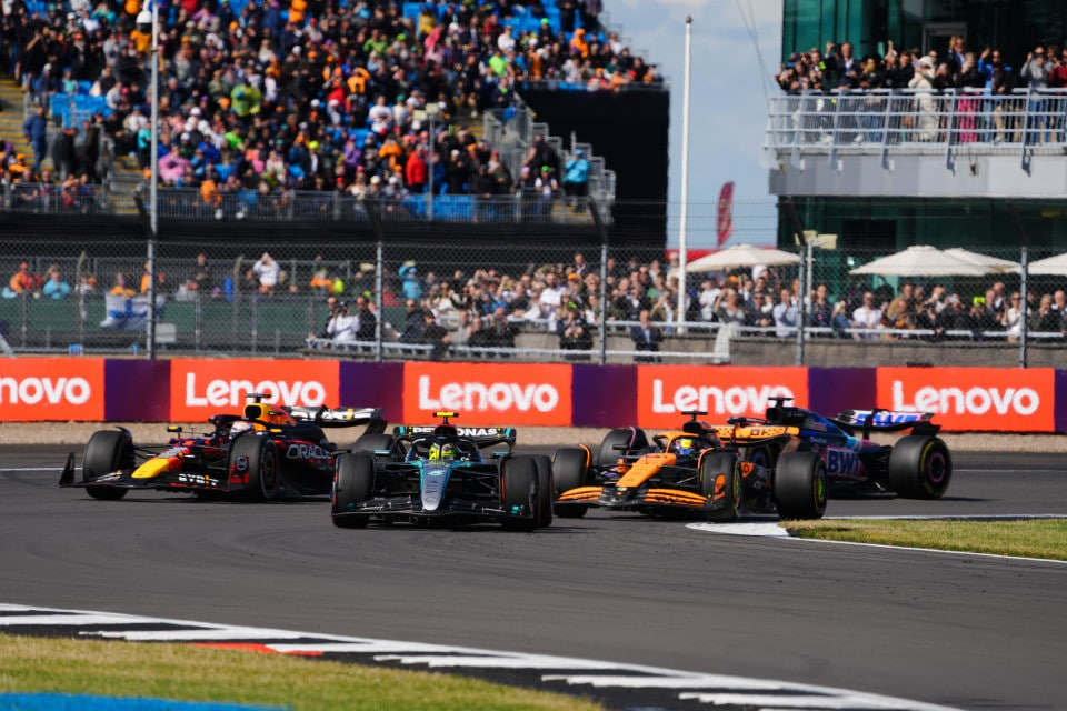 Хилл: Увидим еще немало побед Mercedes, McLaren и Ferrari в 2024-м