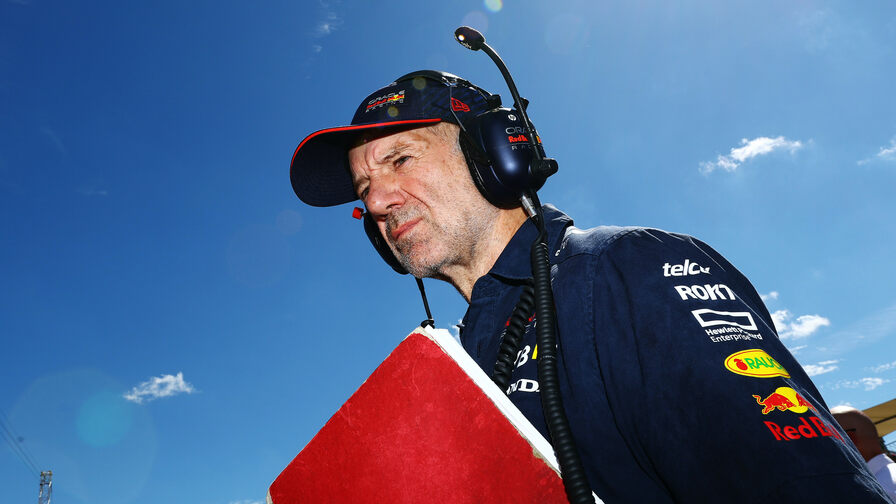 Ньюи рассказал, чем занимается в Red Bull во время гоночных уик-эндов