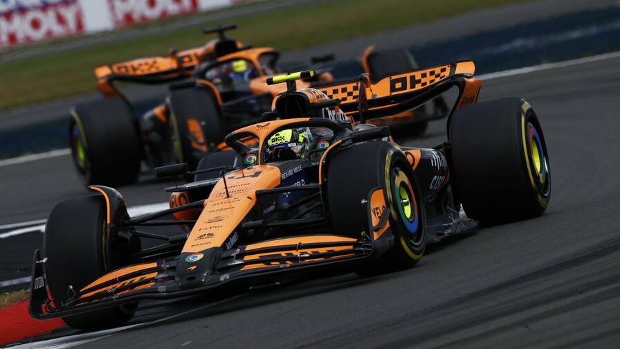 «Нерешительность McLaren стоила Норрису победы». Мнение стратега