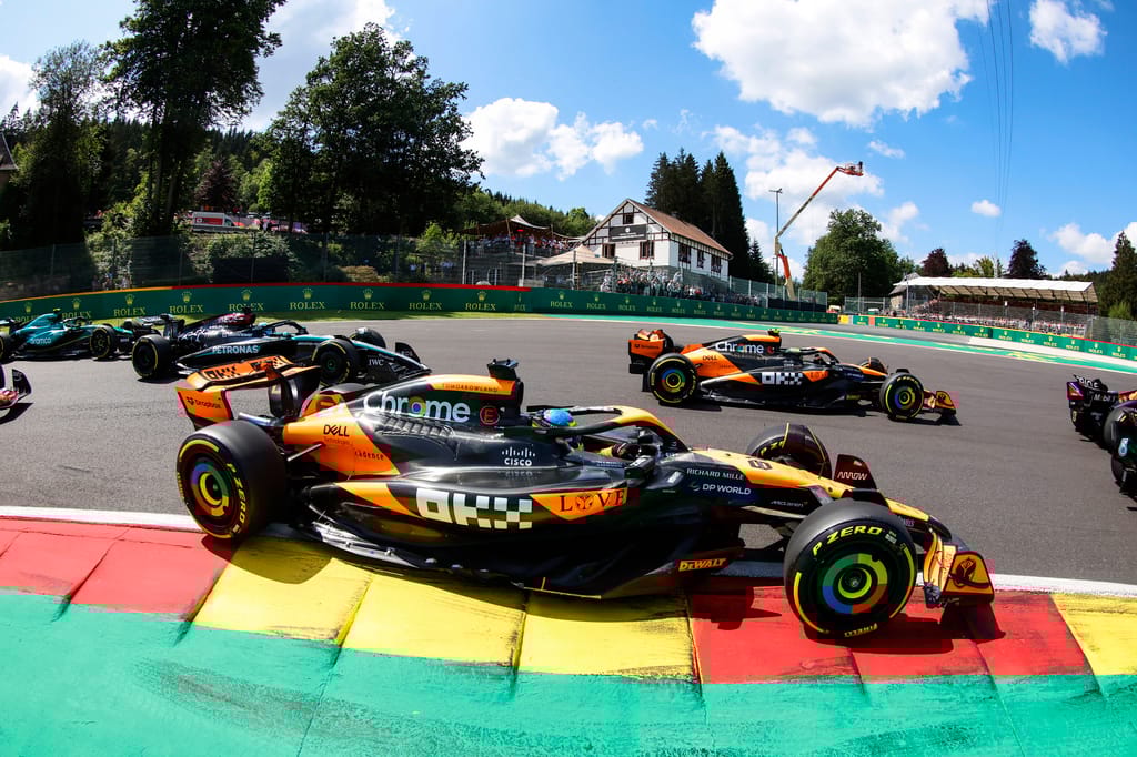 Вильнёв: Победа была у McLaren в руках, они просто отказались от неё