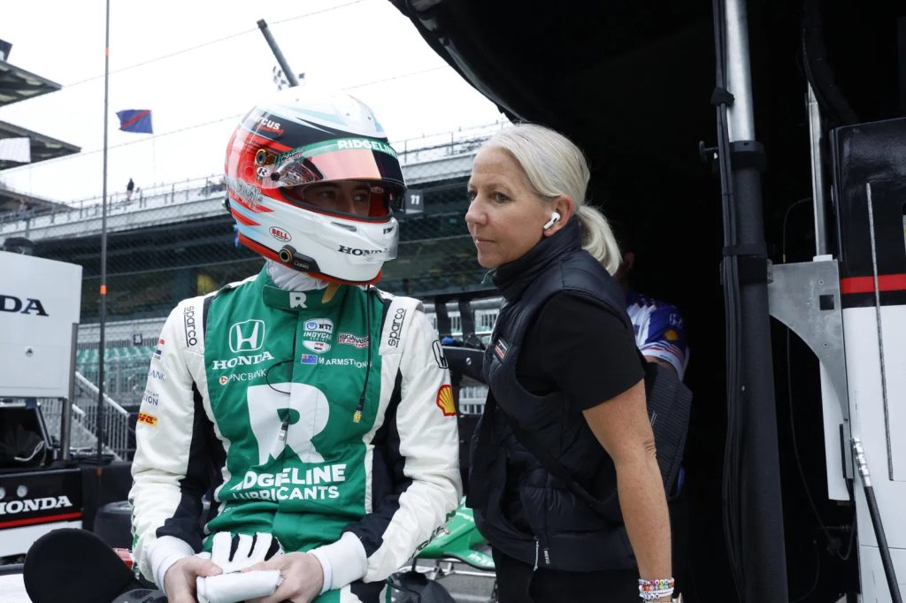 Каллен: Я влюбилась в IndyCar Каллен: Я влюбилась в IndyCar