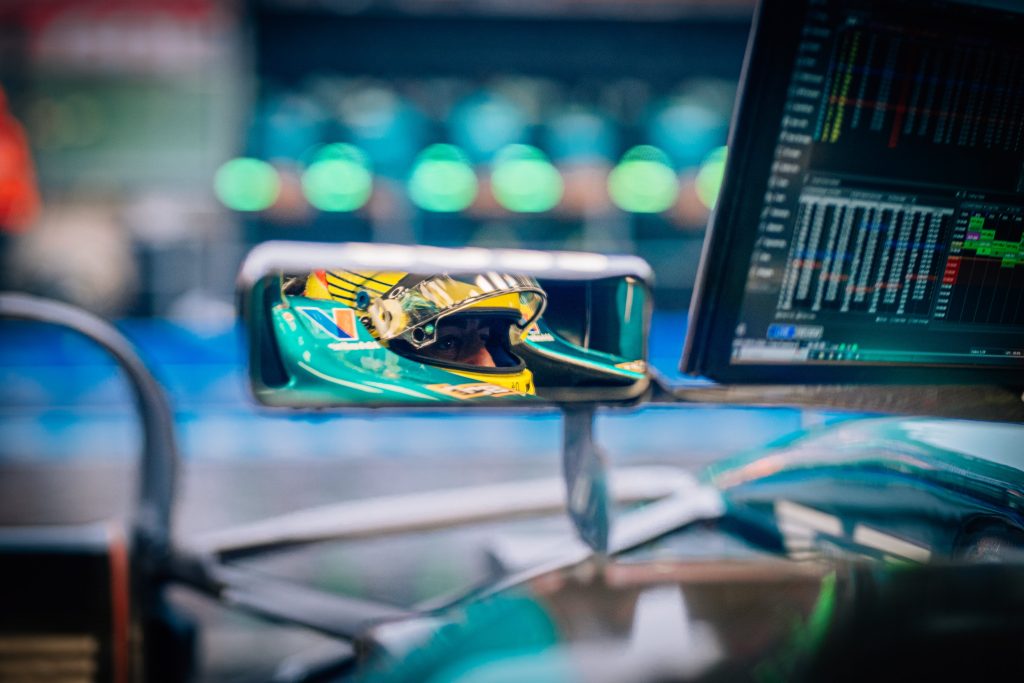 Экс-гонщик Toro Rosso: Алонсо станет чемпионом с Ньюи в Aston Martin Экс-гонщик Toro Rosso: Алонсо станет чемпионом с Ньюи в Aston Martin