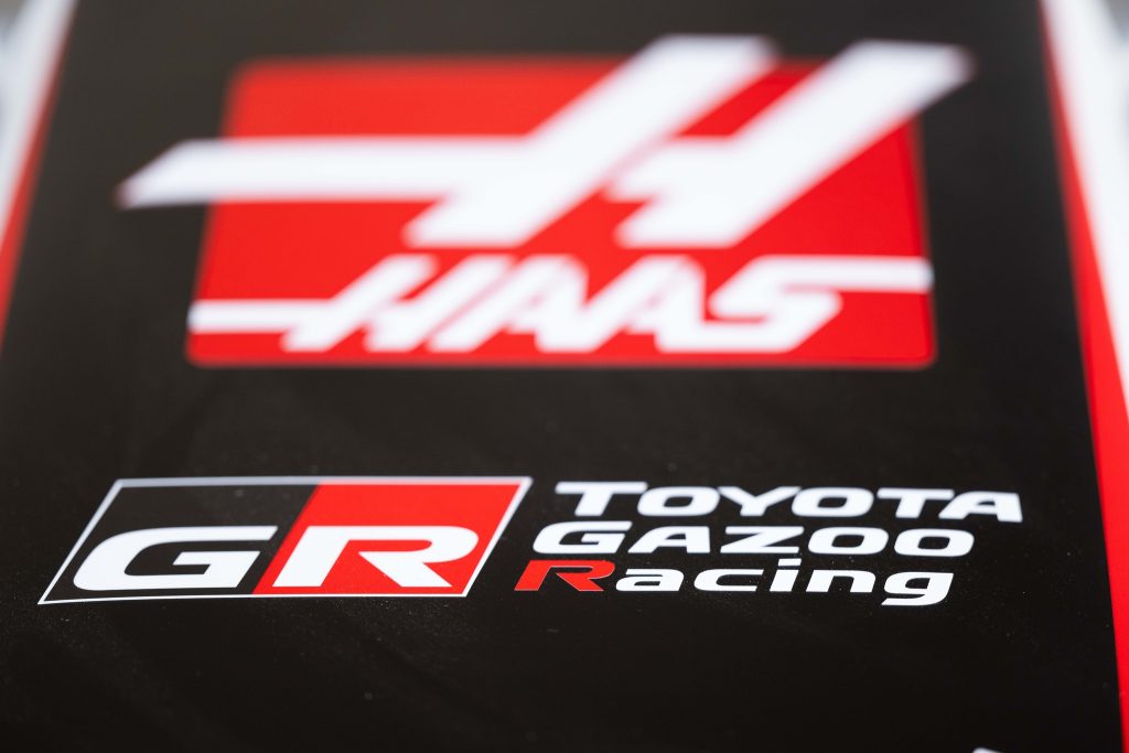 Комацу оценил вероятность продажи Haas партнёрам из Toyota