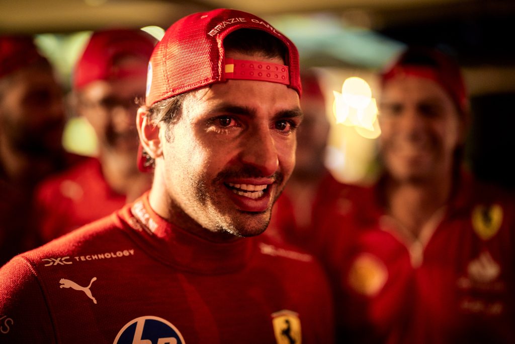 Карлос Сайнс не смог сдержать слезы, прощаясь с Ferrari