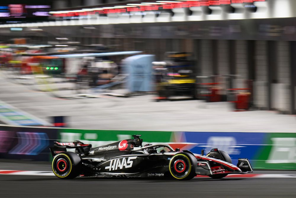 Kevin Magnussen, Haas VF-23