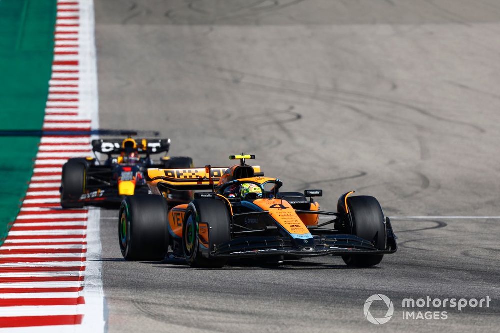 Lando Norris, McLaren MCL60, Max Verstappen, Red Bull Racing RB19
