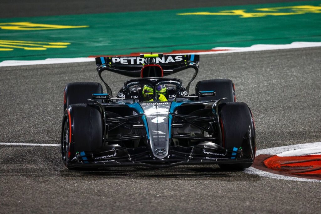 Mercedes F1 team now in «building process» Mercedes F1 team now in «building process»