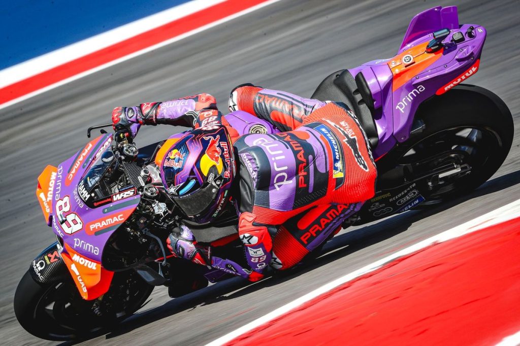 Martin smashes lap record in FP2 Martin smashes lap record in FP2