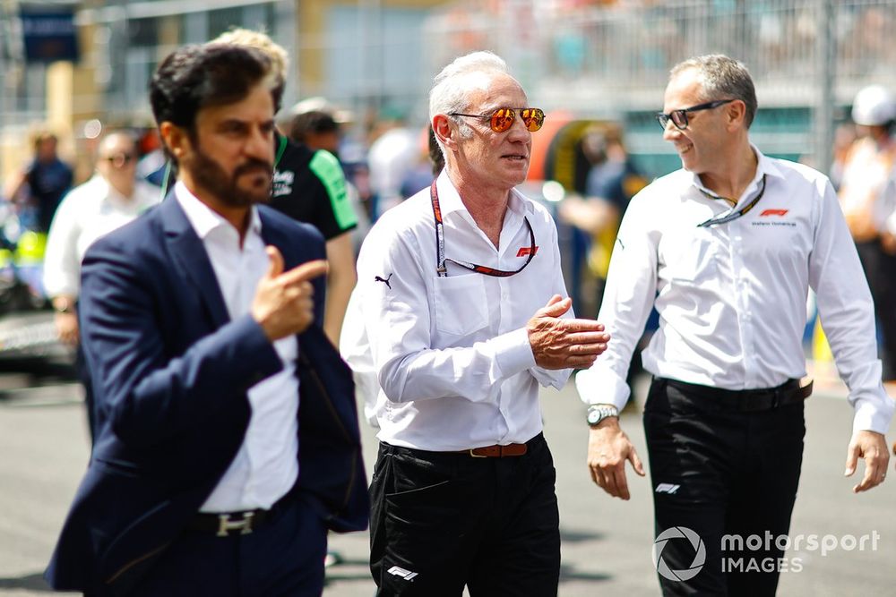 Mohammed Ben Sulayem, President, FIA, Stefano Domenicali, CEO, Formula One Group, on the grid