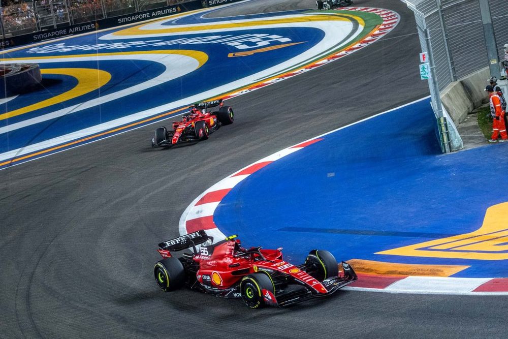 Carlos Sainz, Ferrari SF-23, Charles Leclerc, Ferrari SF-23