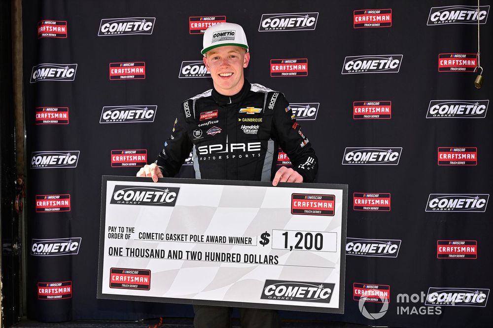 Pole sitter Connor Zilisch, Spire Motorsports, Chevrolet Silverado