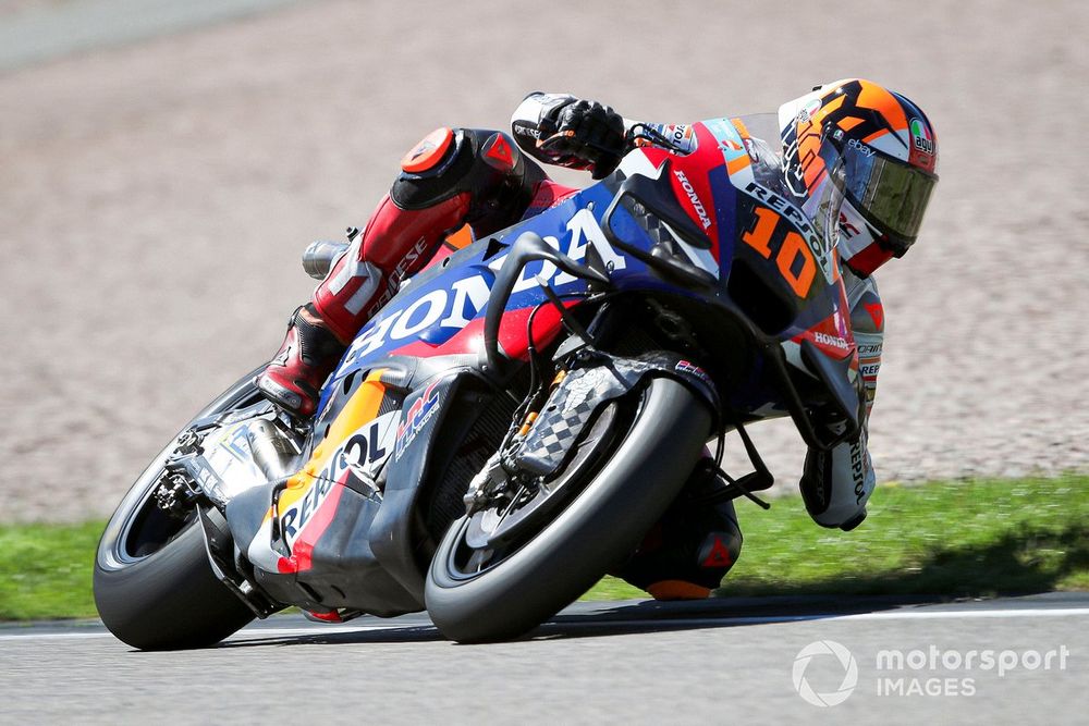 Honda and Yamaha are failing to show signs of progress