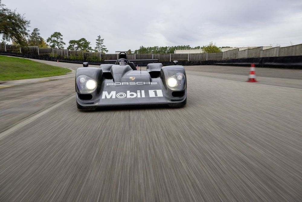 Allan McNish, Porsche LMP2000