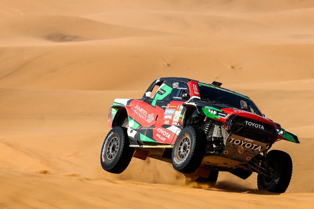 Sainz loses lead to Al-Rajhi as Moraes wins stage