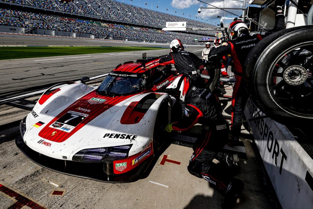Nasr credits Penske for final pit stop, “confused” with timing of checkered flag Nasr credits Penske for final pit stop, “confused” with timing of checkered flag