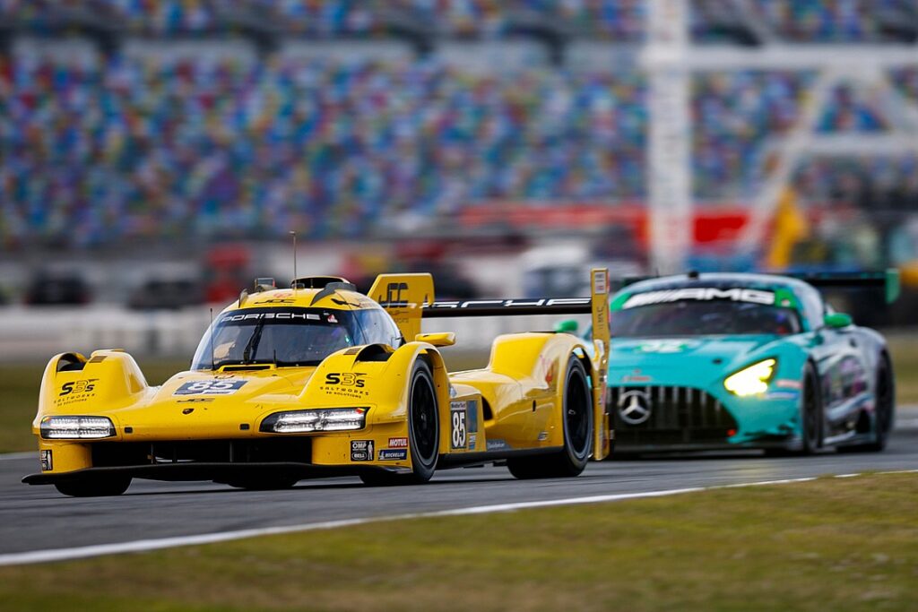 Porsche tops GTP and GTD in fourth IMSA session Porsche tops GTP and GTD in fourth IMSA session