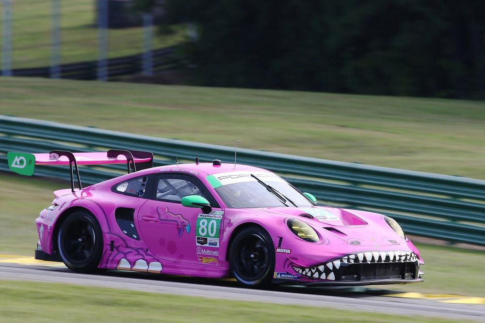 #80 AO Racing Porsche 911 GT3 R 992: PJ Hyett, Seb Priaulx in 'Roxy'