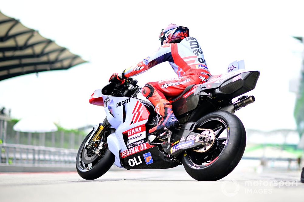 Bagnaia under lap record to lay down marker on final day