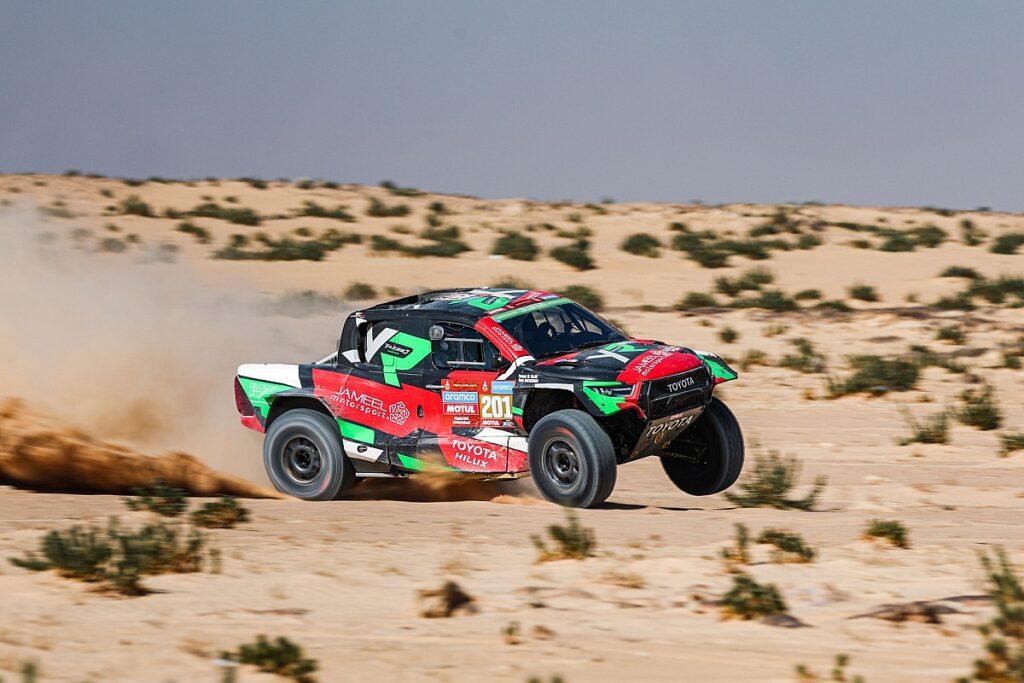 Dakar leader Al-Rajhi out after big accident on Stage 6