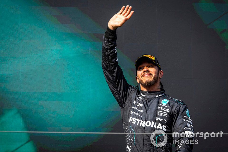 Lewis Hamilton, Mercedes-AMG F1 Team, 3rd position, waves from the podium