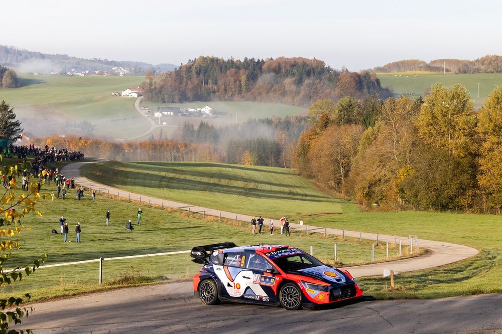 Andreas Mikkelsen had made a stunning start to the rally before dropping back