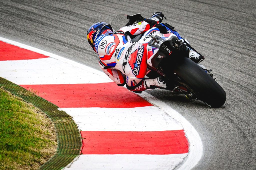 Oliveira frustrated by «baby steps» as 2024 Aprilia MotoGP bike «not working»