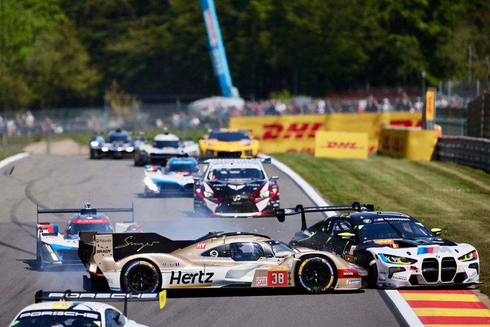 #38 Hertz Team Jota Porsche 963: Jenson Button, Philip Hanson, Oliver Rasmussen, crash