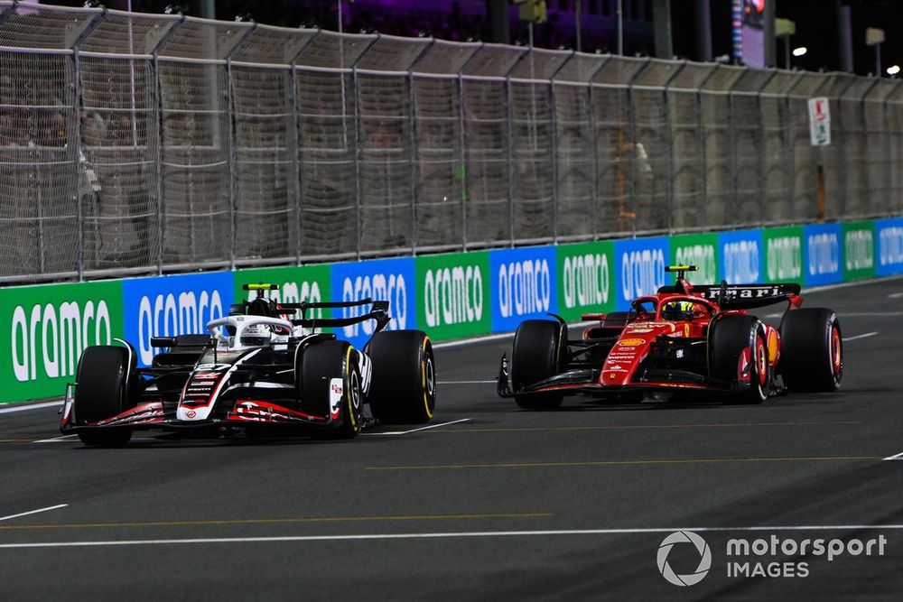 Nico Hulkenberg, Haas VF-24 battles with Oliver Bearman, Ferrari SF-24