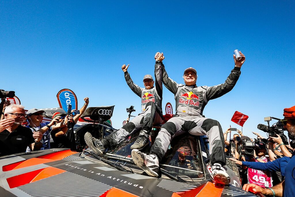 Audi hails “incredible for his age” Sainz after latest Dakar triumph